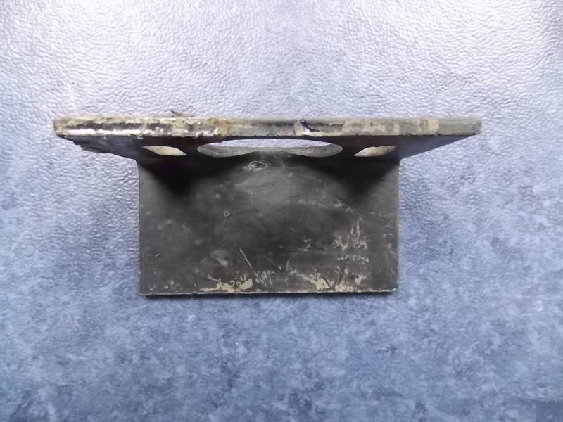 D clutch master pump bracket