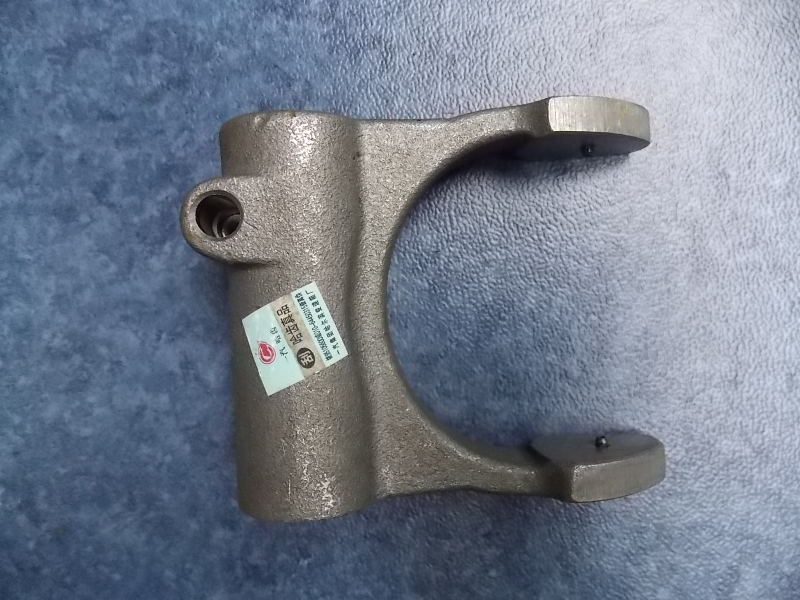 Clutch splitting fork; can be replaced by 1761-00129-2