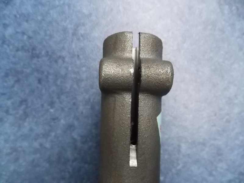 Clutch splitting fork; can be replaced by 1761-00129-3