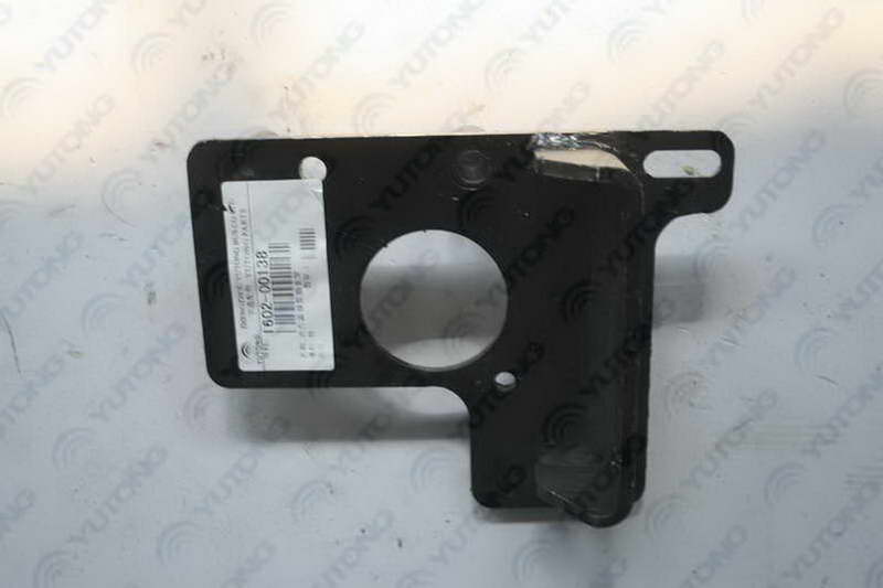 Clutch pump front bracket, suitable for transmission
