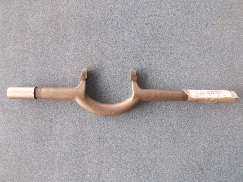 Clutch splitter fork and shaft