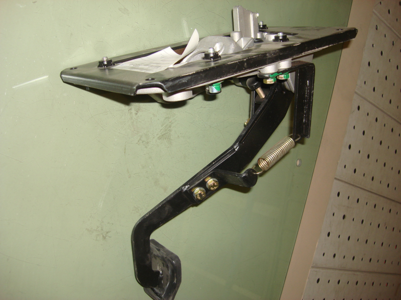 Педальный механизм в сборе (педаль сцепления)-2