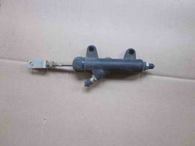 D clutch master pump (cylinder bore 23.8, side fixed)