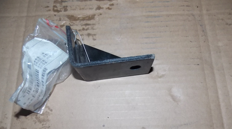 Задний кронштейн насоса сцепления D