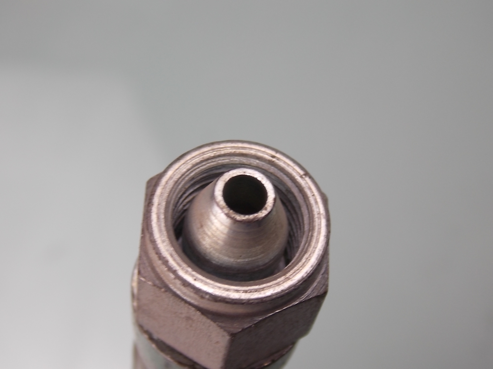 Oil pipe (power booster) KR3-1