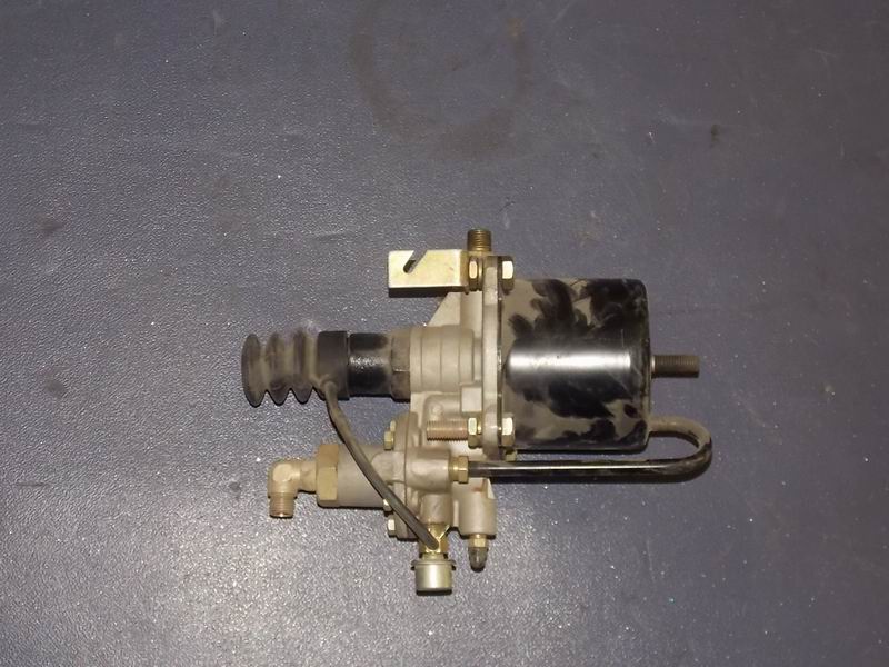 D clutch assist cylinder assembly-2