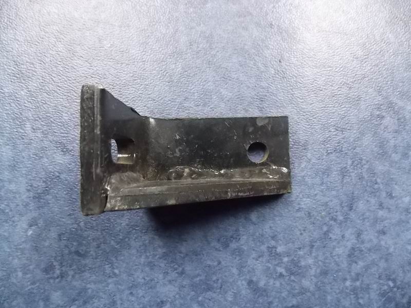 D clutch pump rear bracket