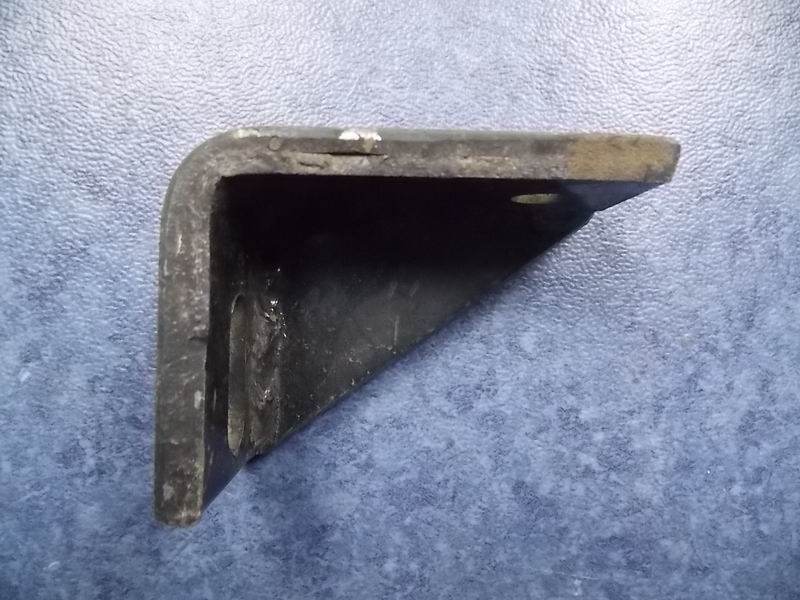 D clutch pump rear bracket-2