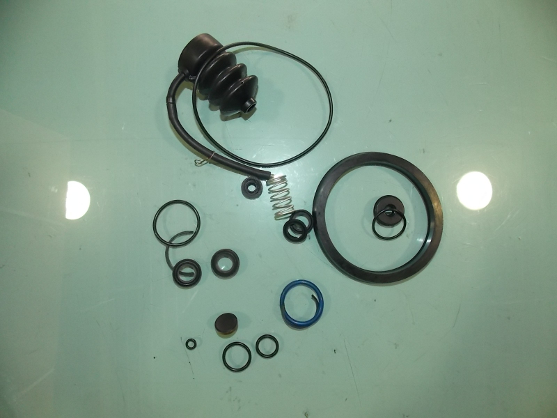 Clutch booster repair kit; contains 19 pieces