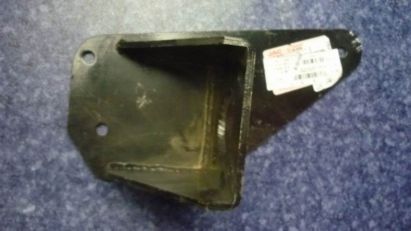 Clutch booster bracket assembly