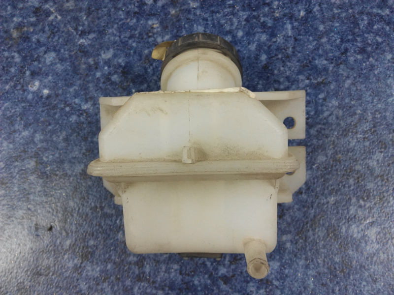 Сборка резервуара для хранения масла