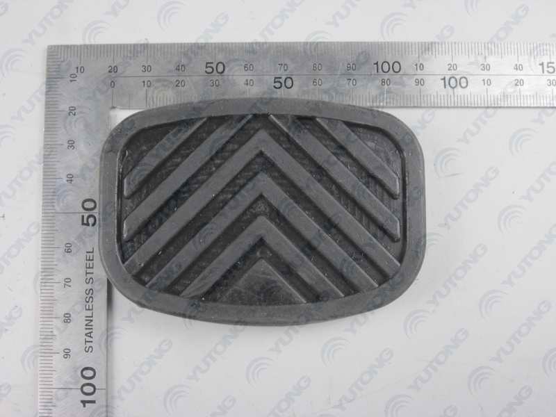 Резиновая накладка педали; удалил так же, как и 8600-01973