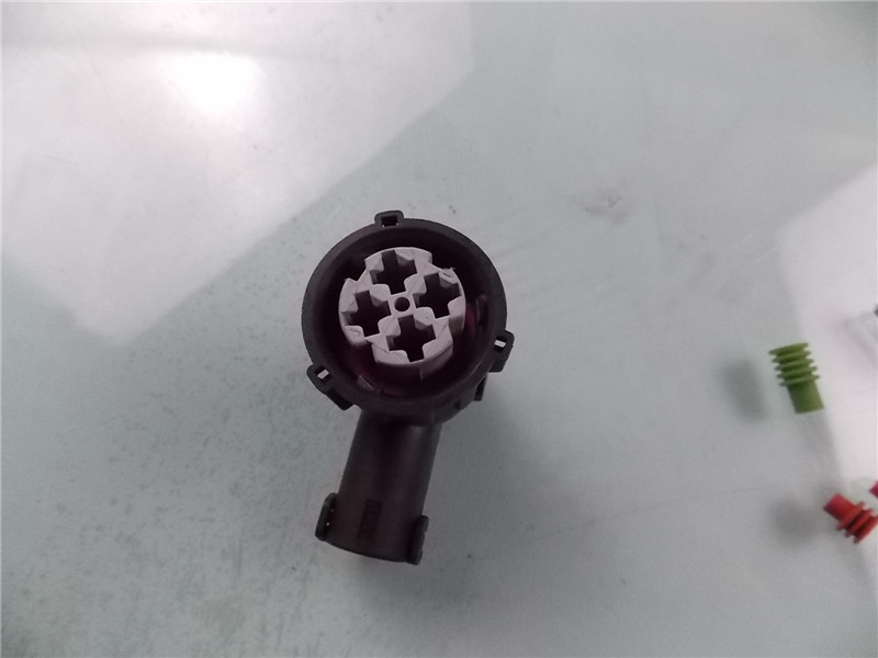 Clutch master pump plastic pipe joint-1