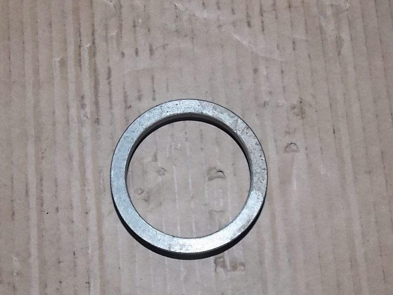 Intermediate shaft four-speed gear compartment