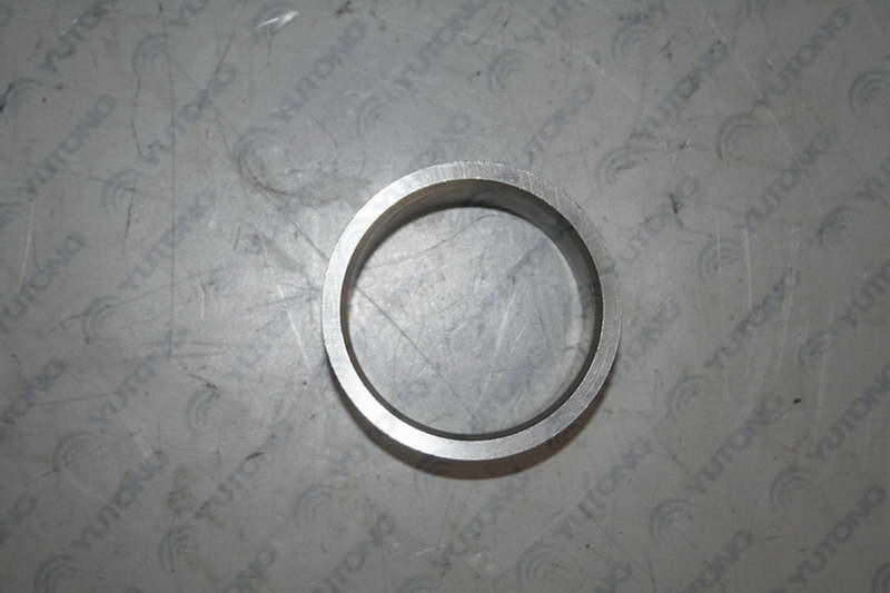 Reverse gear bearing race