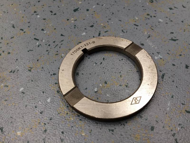 Three-speed gear thrust ring