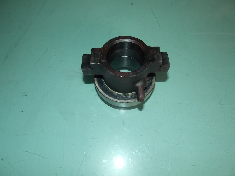 Separating bearings and seats