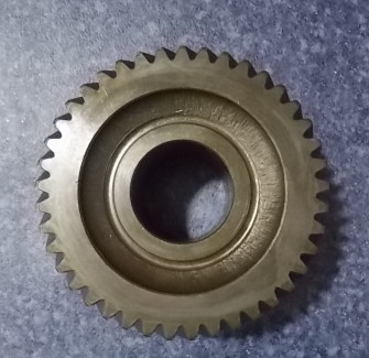 Intermediate shaft four or five gear teeth