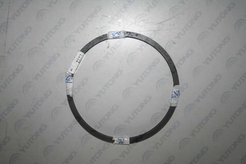 Five- and six-speed synchronizer gear-3