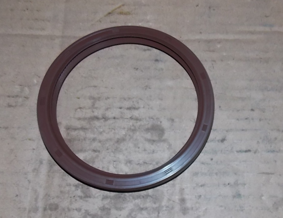Transmission oil seal; equipped with retarder