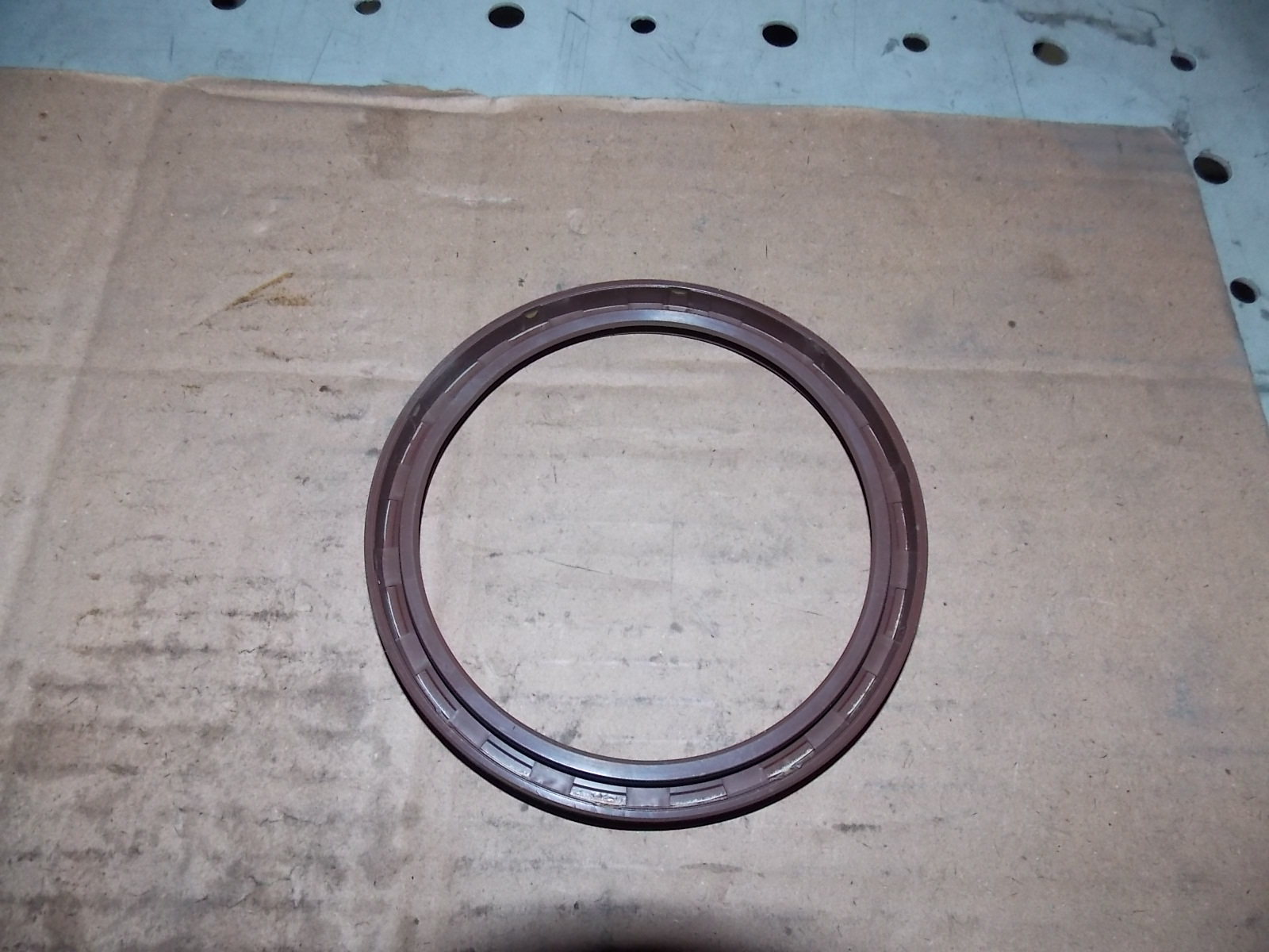 Transmission oil seal; equipped with retarder-1
