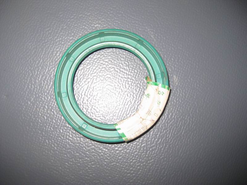 D One-axis oil seal