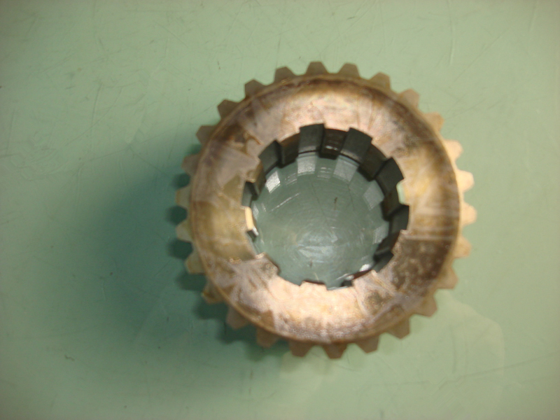 Четырех- или пятискоростное седло с фиксированным зубом