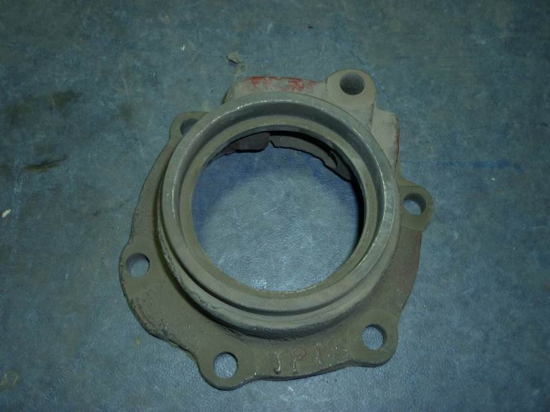 Two-axle rear bearing cover