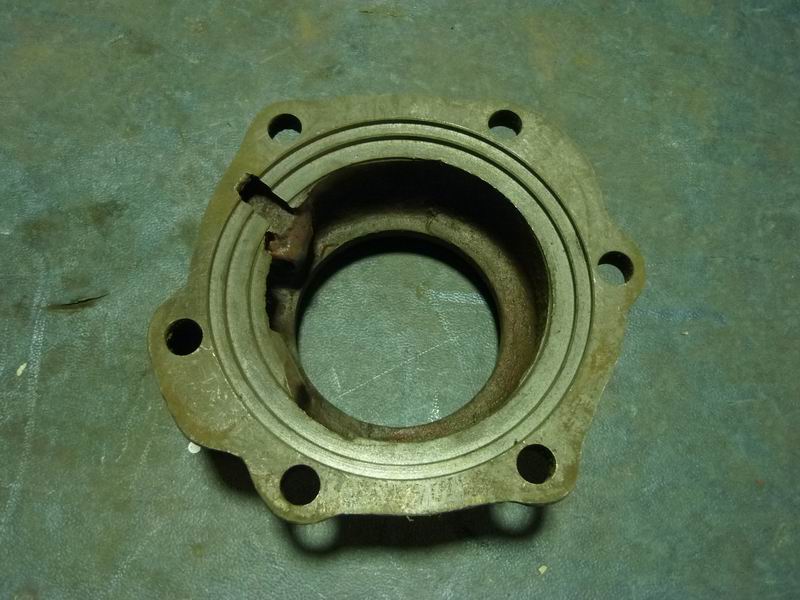 Крышка заднего подшипника двухосной опоры-1