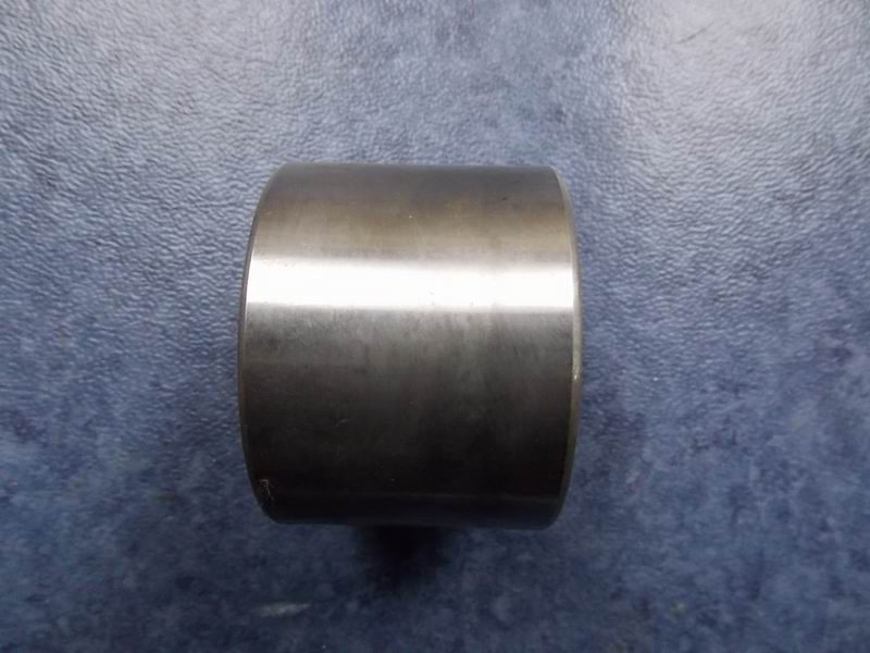 Обойма подшипника четырехскоростной шестерни-1