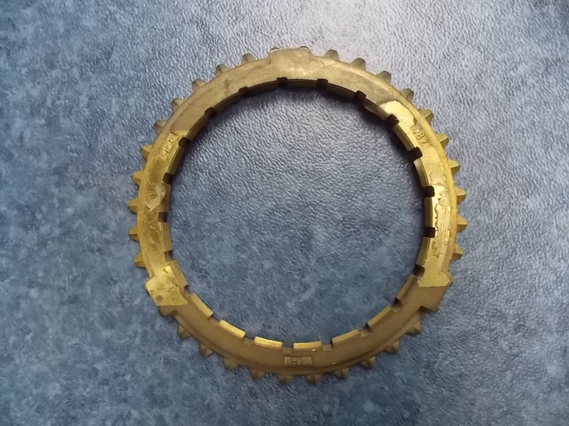 Four and six-speed synchronization ring-1