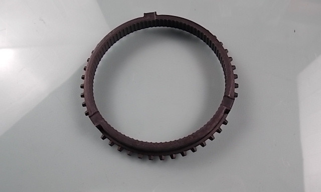 Five and six-speed synchronizer