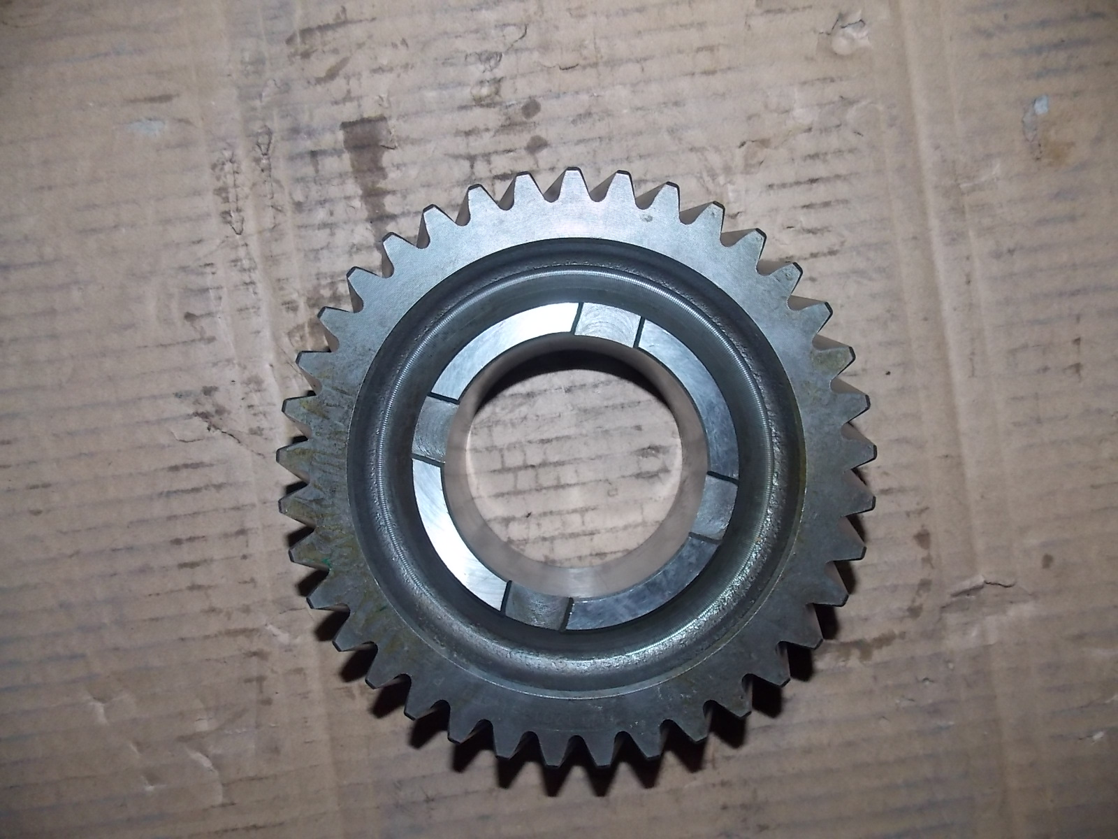 Second-axis three-speed gear-1