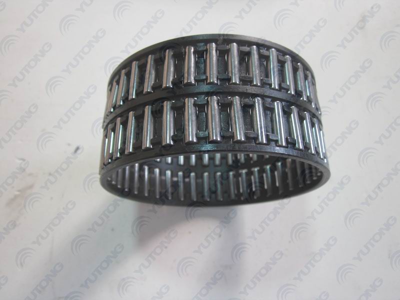 Игольчатый роликоподшипник с зубом первой шестерни; удалил так же, как 1701-00494-1