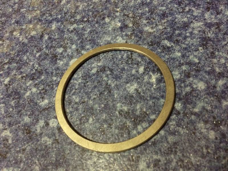 Отрегулируйте толщину прокладки 3,6