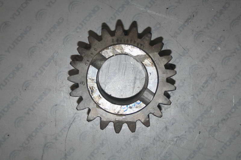 Reverse shaft gear