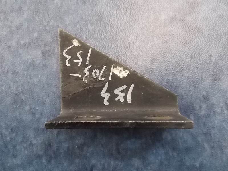 D Опорная угловая пластина (правая часть)