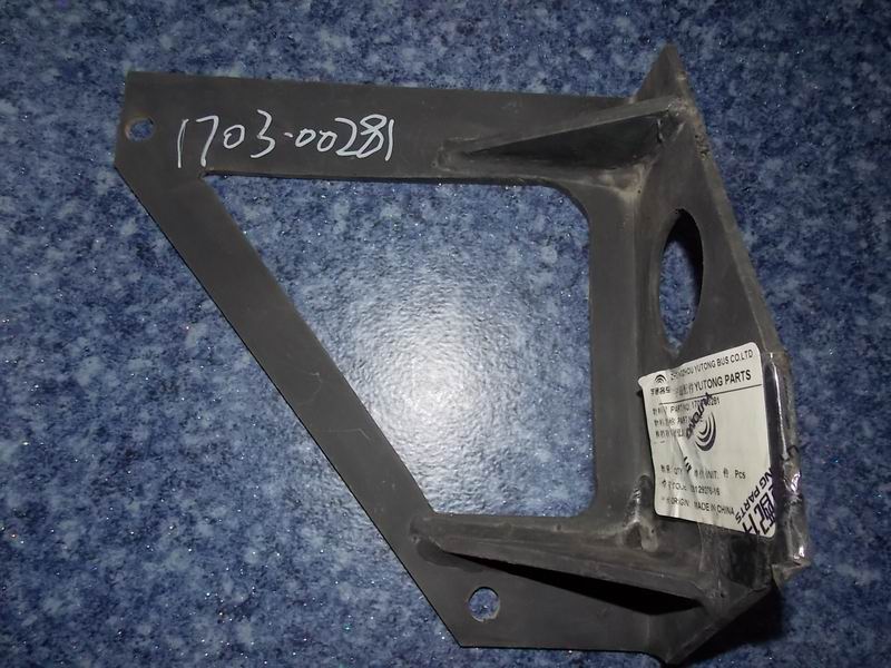 Кронштейн крепления мягкого троса переключения передач D (заменяется на 1703-00297 )