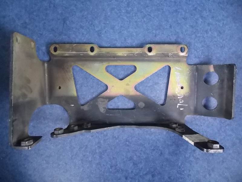 Fuel tank bracket