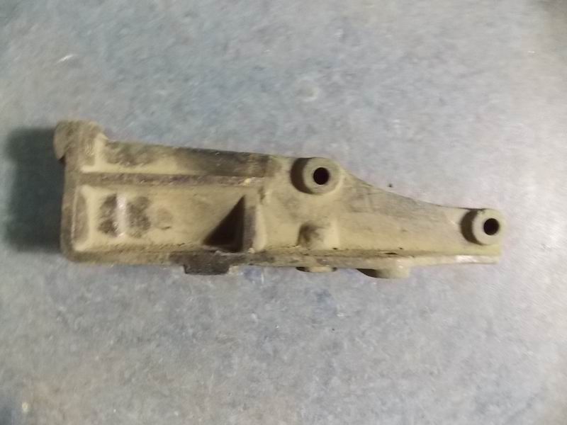 Select shift soft shaft bracket