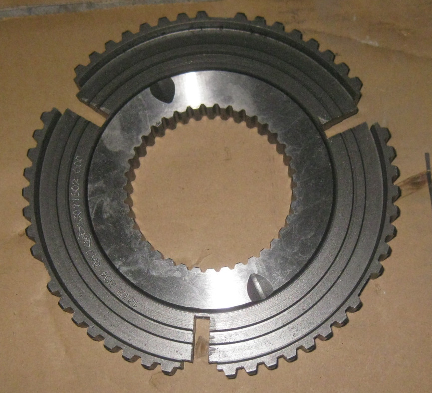 Синхронизатор третьей и четвёртой передач.