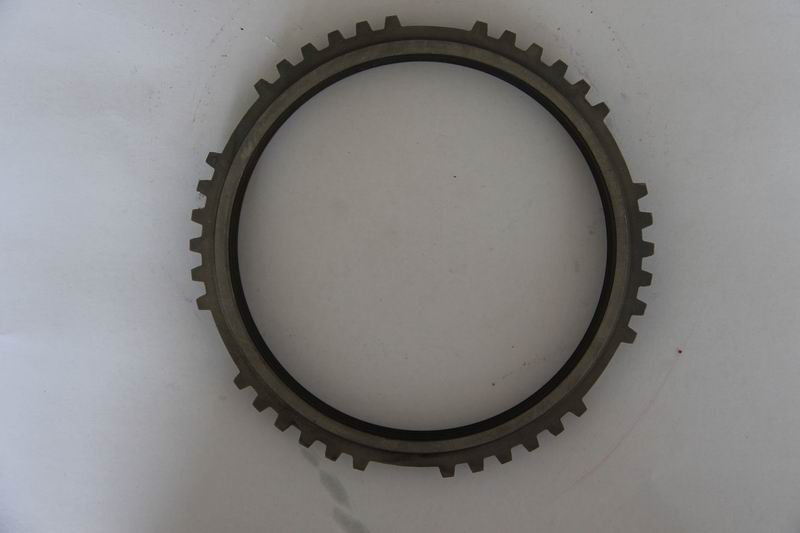 Кольцо синхронизации пяти и шести скоростей.