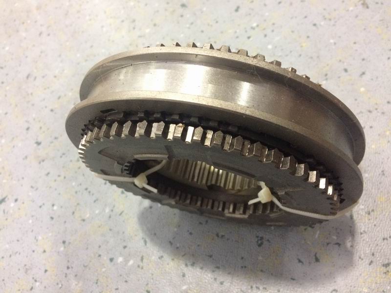 Синхронизатор второй и третьей передач в сборе.-1