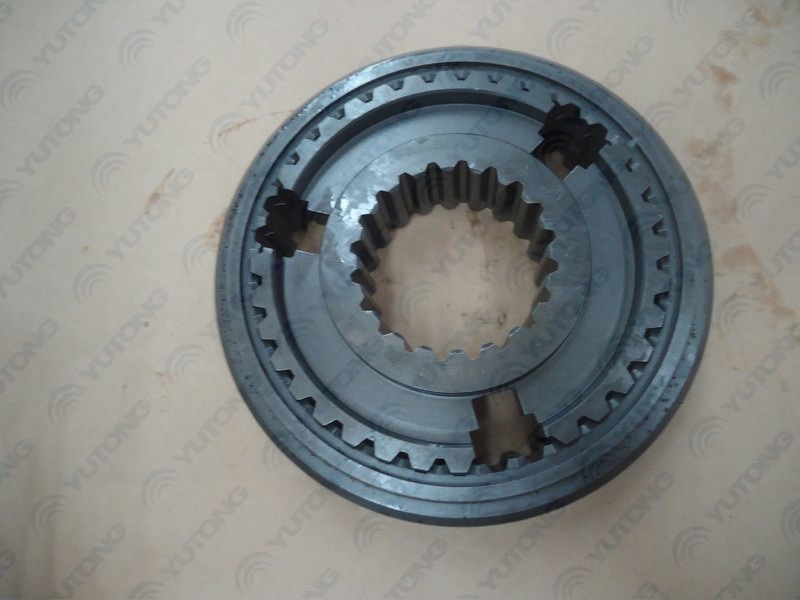 Third and fourth gear synchronizer tooth seat tooth joint