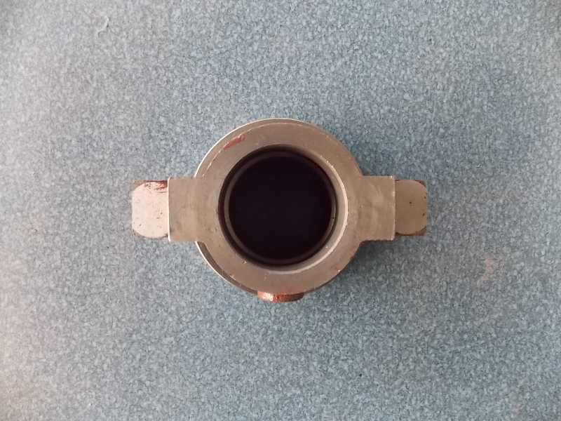 Clutch separation bearing and seat assembly