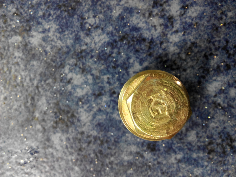 Magnetic oil drain screw plug