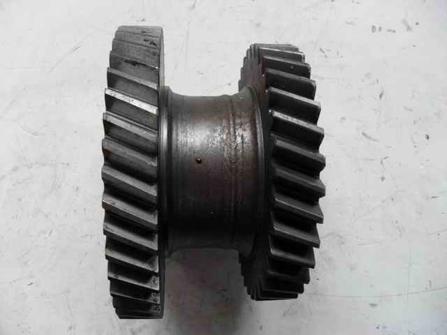 Intermediate shaft four or five gear teeth