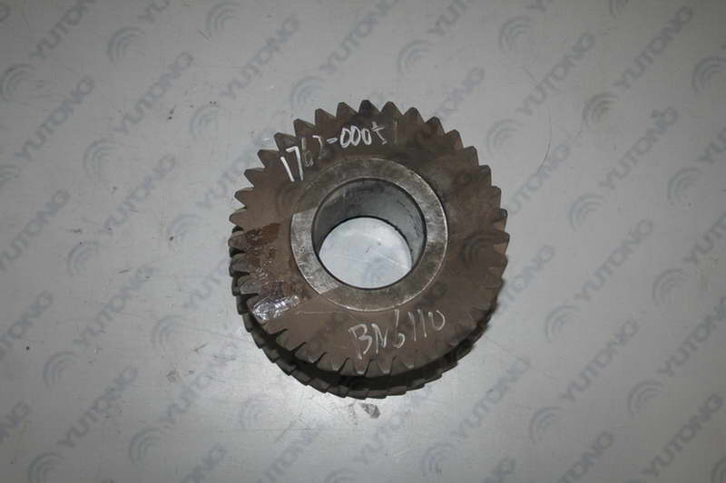 Intermediate shaft four or five gear teeth