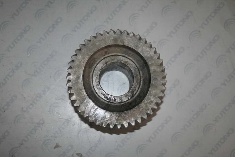 Intermediate shaft four or five gear teeth-2