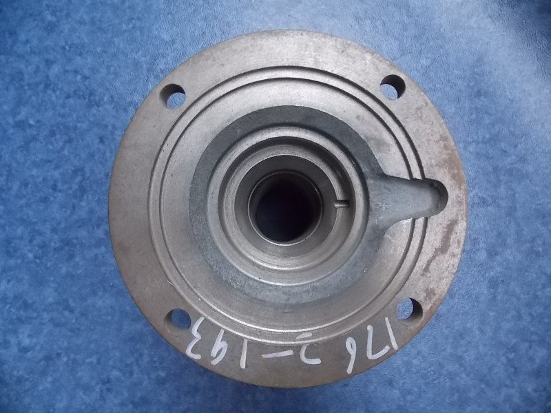 Передняя торцевая крышка